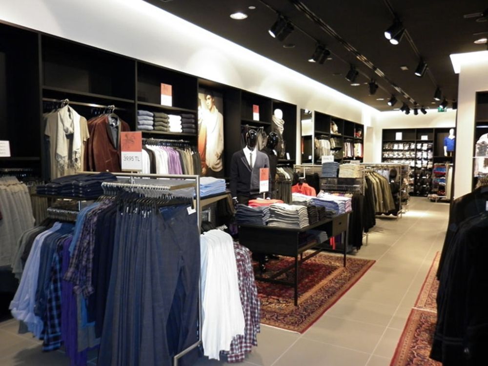 H & M
